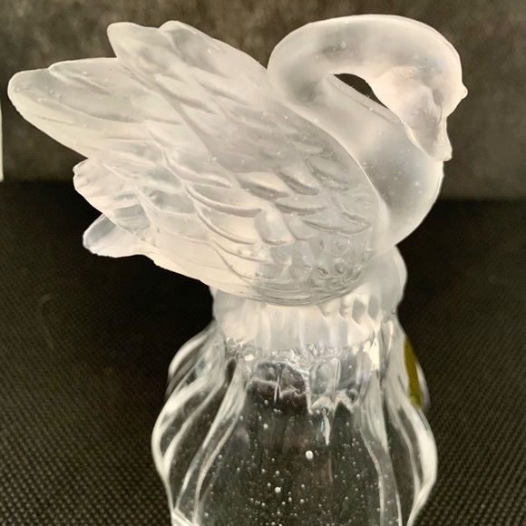 Vintage lead Crystal Frosted Swan Bell - Picture 1 of 12
